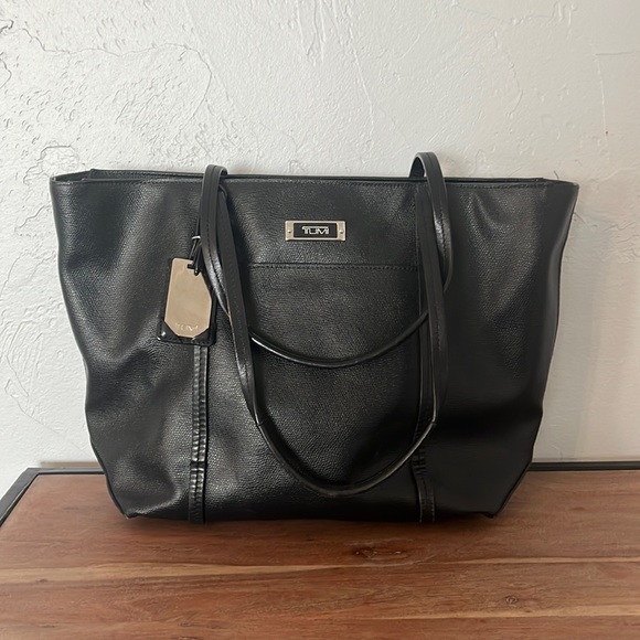 Tumi Bags Tumi Sinclair Qtote Black Poshmark